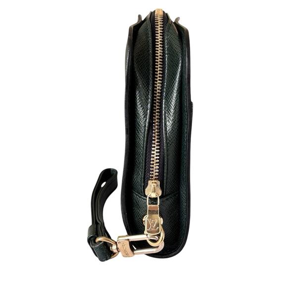 Authenticated‎ Louis Vuitton Taiga Baikal Clutch Bag Epicea / Green. Code… - Picture 4 of 16